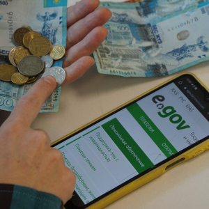 Кому в среднем платят самые большие соцвыплаты в Казахстане